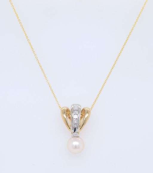 Powerful Yellow Gold Princess Cut Diamond and Pearl Drop Slider Pendant on Chain