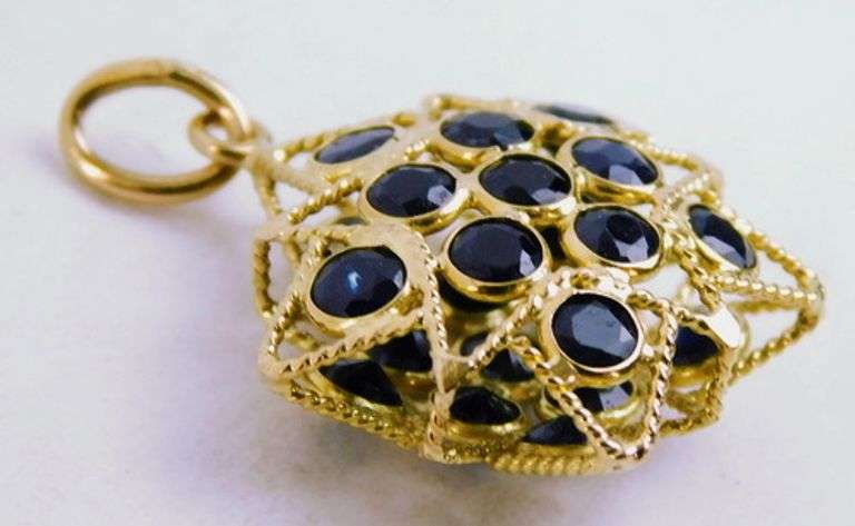 Sparkly 14K Blue Sapphire Puffy Star Pendant