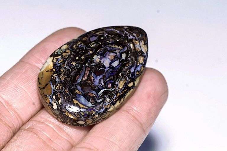 Highly figurative 75.20ct Koroit boulder Opal