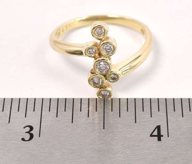 Beautiful 14K Yellow Gold Diamond Ring