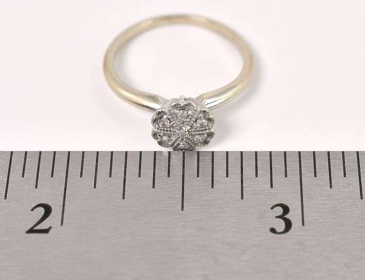 Fantastic 14K white Gold Diamond Ring