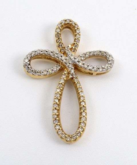 Nicely Styled Modern Diamond Cross