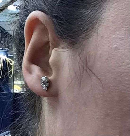 GORGEOUS AND DELICATE 14K WHITE GOLD ROSE SHAPED DIAMOND STUD EARRINGS