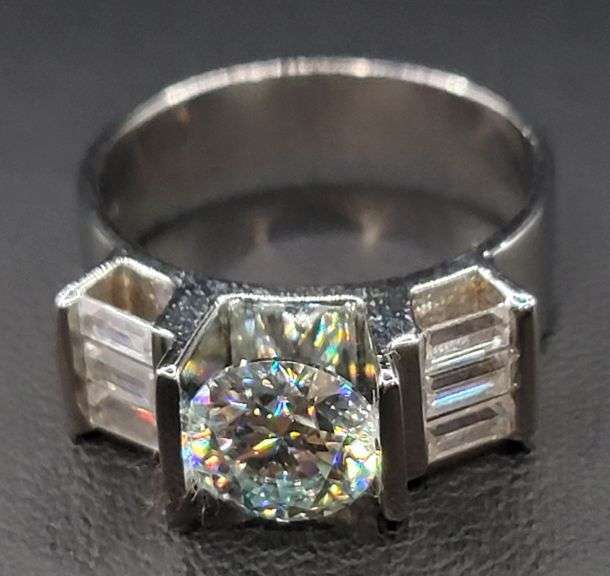 Sparkling 2.75 Ct VVs1 H-I Fire Mossanite Ring
