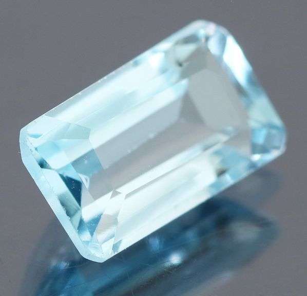 Really cool 4.05ct sky blue Topaz