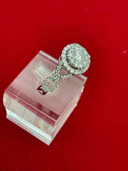 CERTIFIED BRAND NEW LADIES 14K WHITE GOLD AND DIAMOND RING