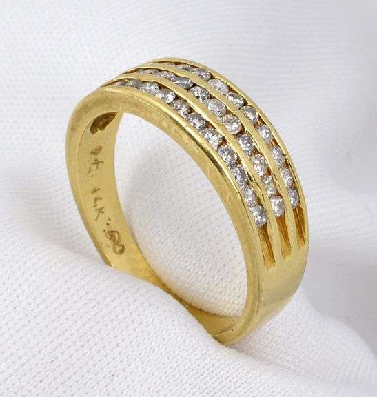 Sparkling 3 Row Diamond Band