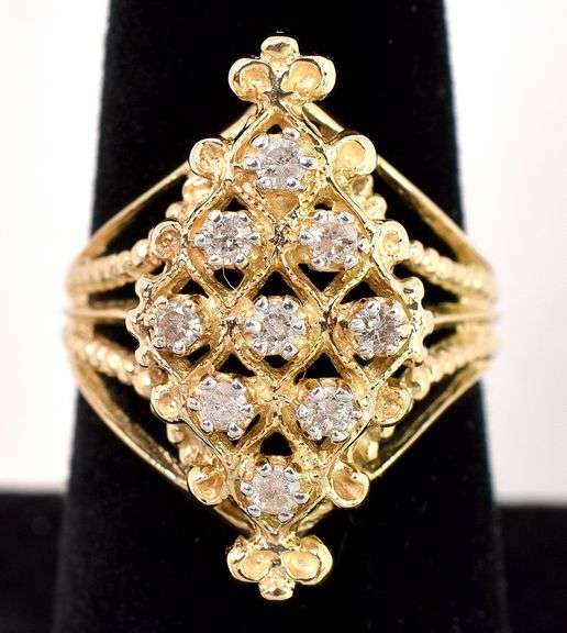 Beautiful Vintage Diamond Ring in 14K Yellow Gold