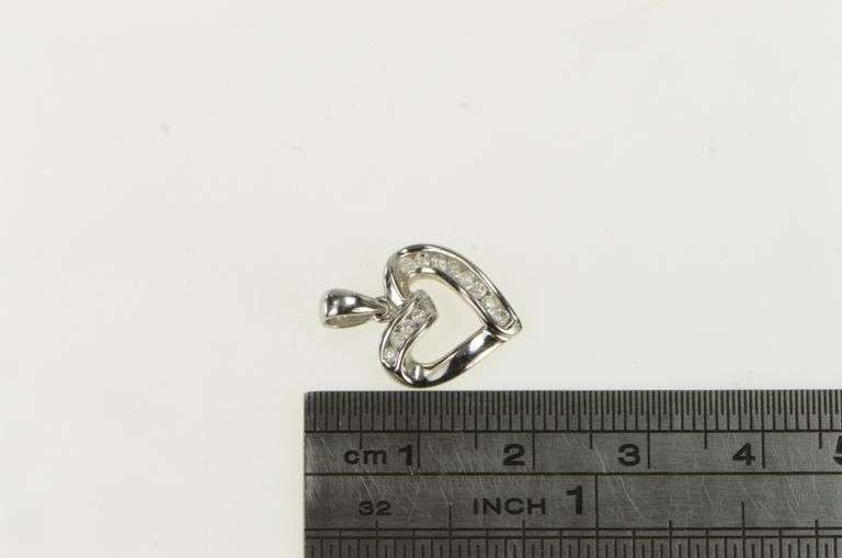 10K White Gold Diamond Classic Heart Love Symbol Pendant