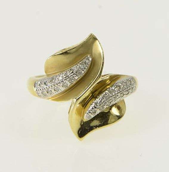 14K Yellow Gold Diamond Encrusted Leaf Vintage Bypass Ring
