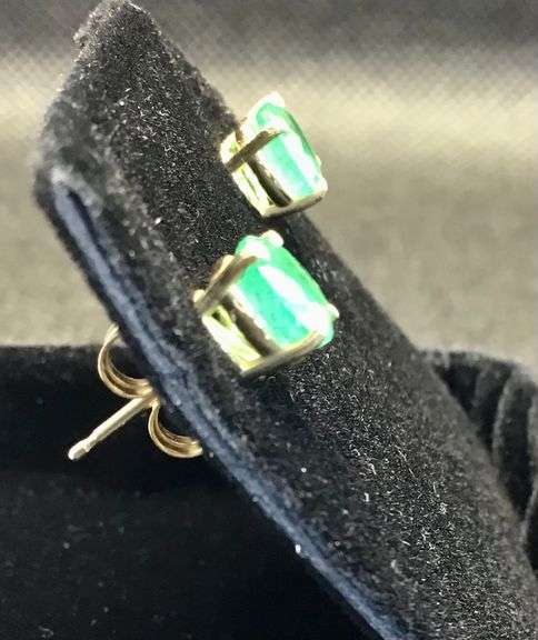 FANCY AND STYLISH 14K YELLOW GOLD SOLITAIRE GREEN EMERALD STUD EARRINGS