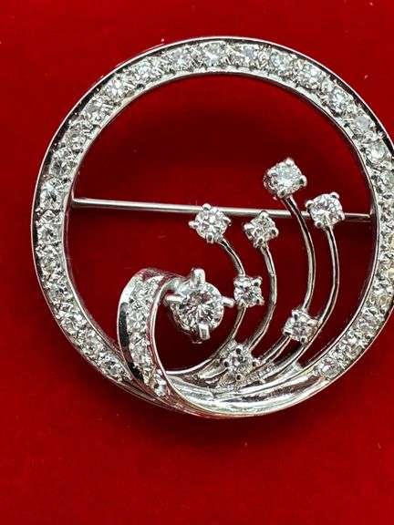 CERTIFIED 14K WHITE GOLD AND DIAMOND BROOCH. 1.50 CARATS