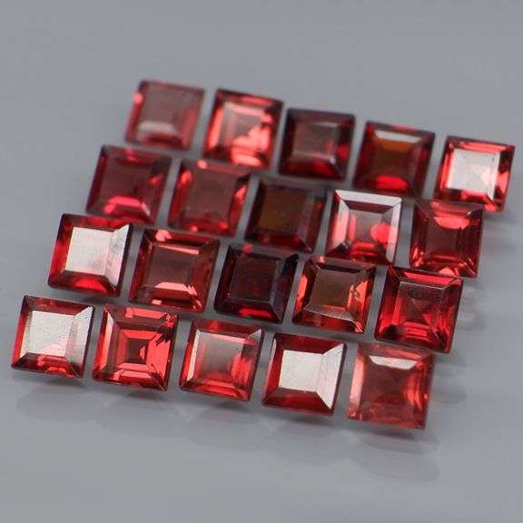 Set of 20 top red VS Garnets weighing 8.17 carats