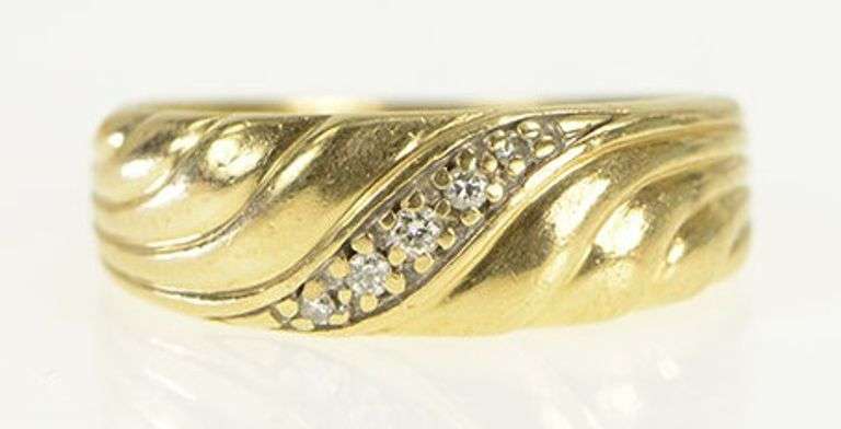 14K Yellow Gold Diamond Curvy Design Vintage Wedding Band Ring