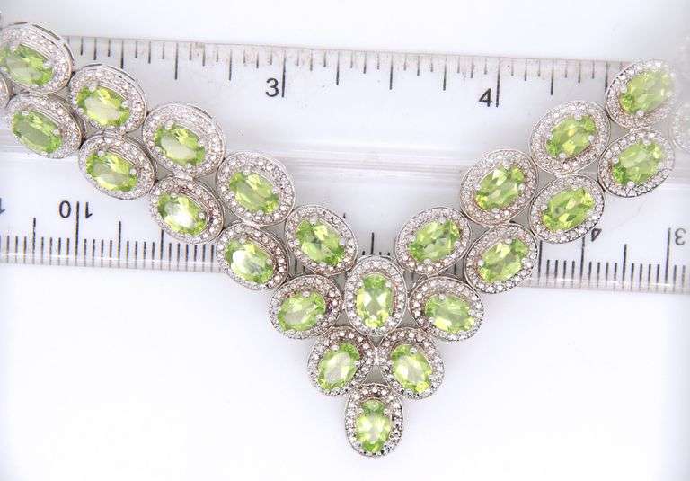 Art Deco 925 Sterling Silver Peridot V Style Necklace