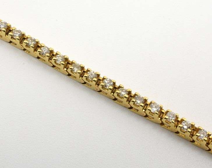 Popular 14k Straight Line Diamond Bracelet