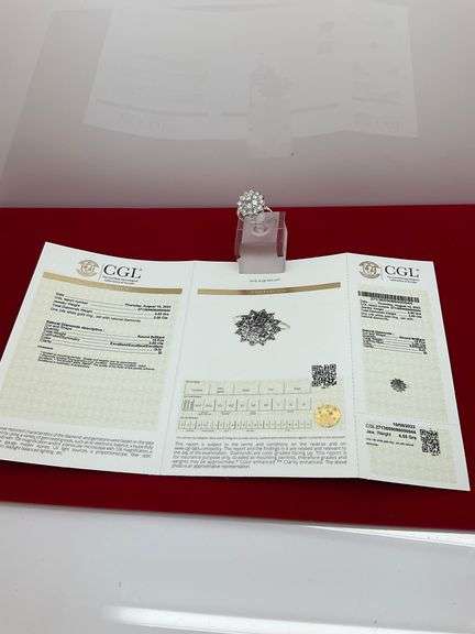 CERTIFIED 14K WHITE GOLD AND DIAMOND CLUSTER RING