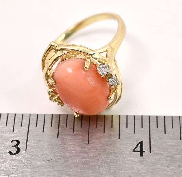 Enticing conch shell and Diamond 14K Yellow Gold Ring