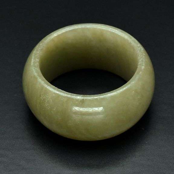 Stunning all natural 36.76ct Jadite Jade ring