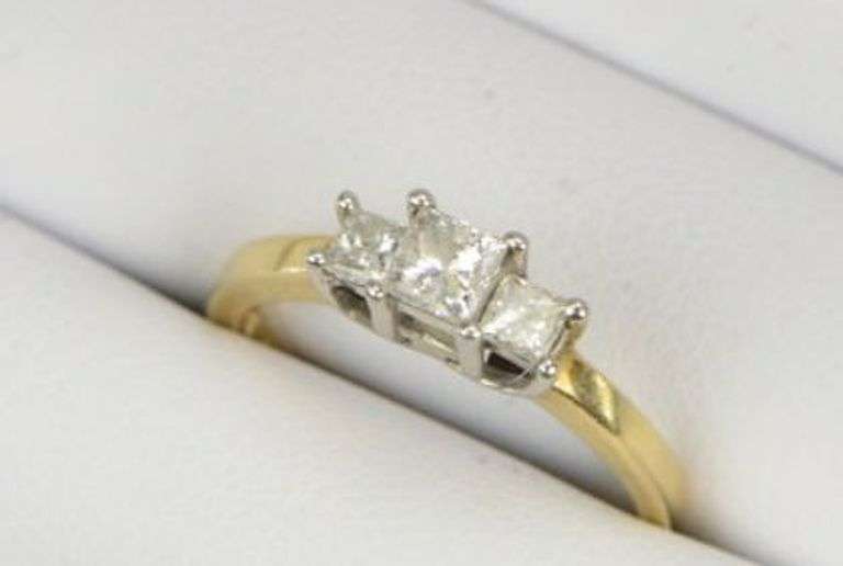 14K Yellow Gold 0.50 Ctw Princess Three Diamond Engagement Ring