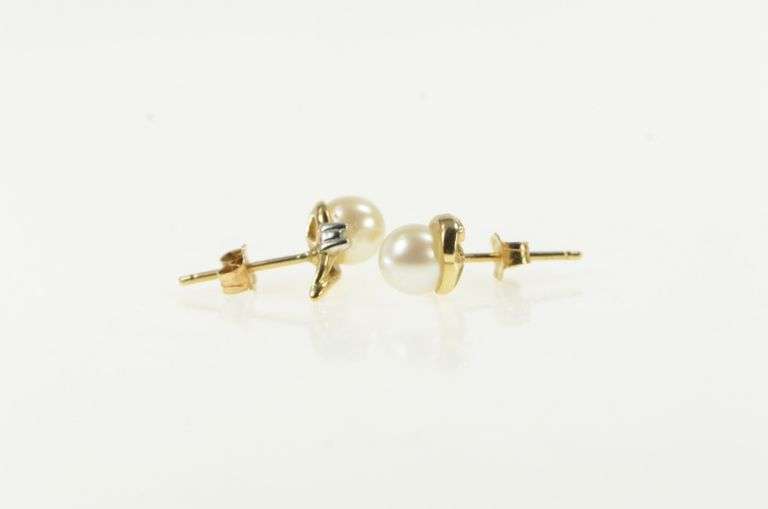 10K Yellow Gold Pearl Diamond Accent Vintage Classic Stud Earrings