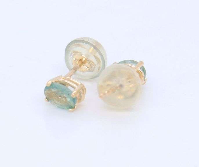Elegant Yellow Gold oval Emerald Stud Earrings