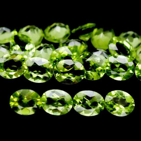 Apple green 25pc 9.35ct Peridot set