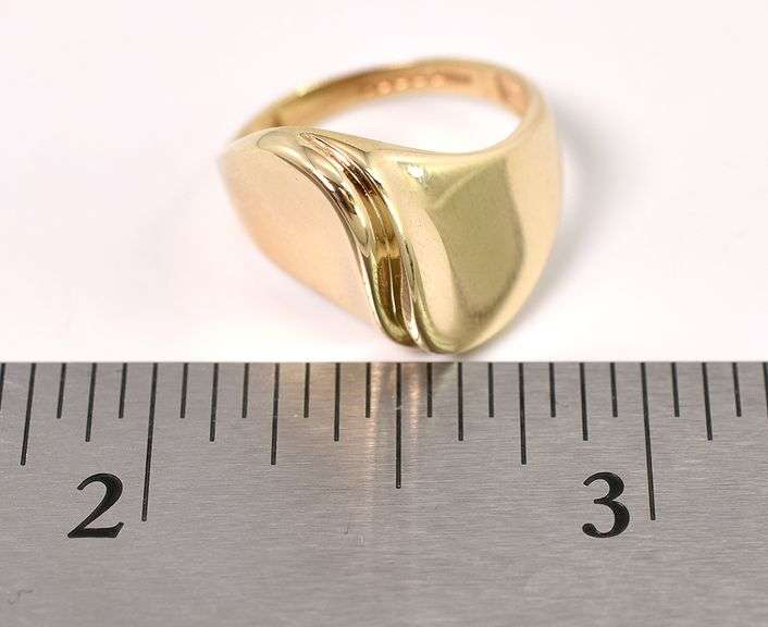 Divin 14K Yellow Gold Dome Ring