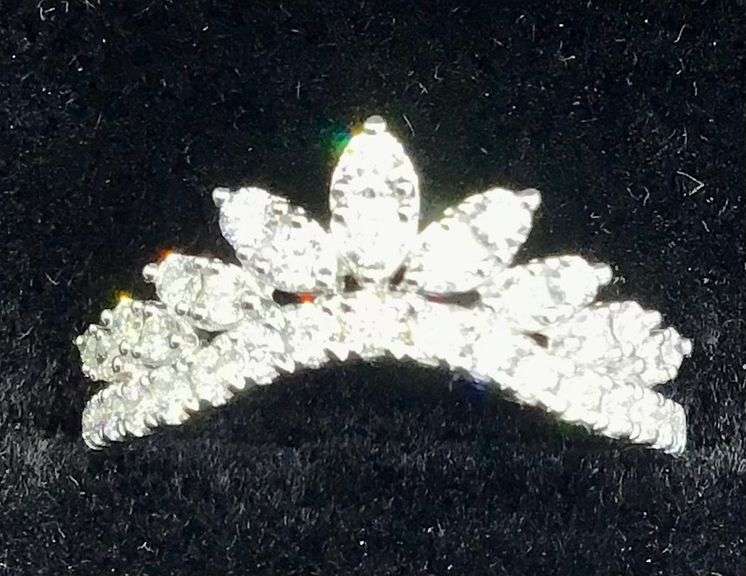 GORGEOUS AND STYLISH 18K WHITE GOLD TIARA INSPIRED DIAMOND RING