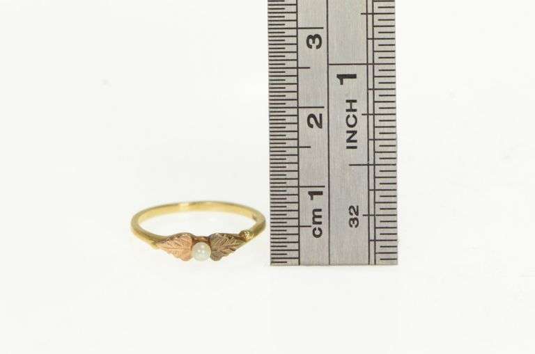 10K Yellow Gold Tri Tone Freshwater Cultured Pearl Floral Ring