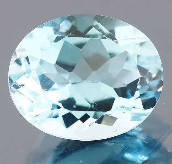Super vibrant 4.50ct sky blue Topaz