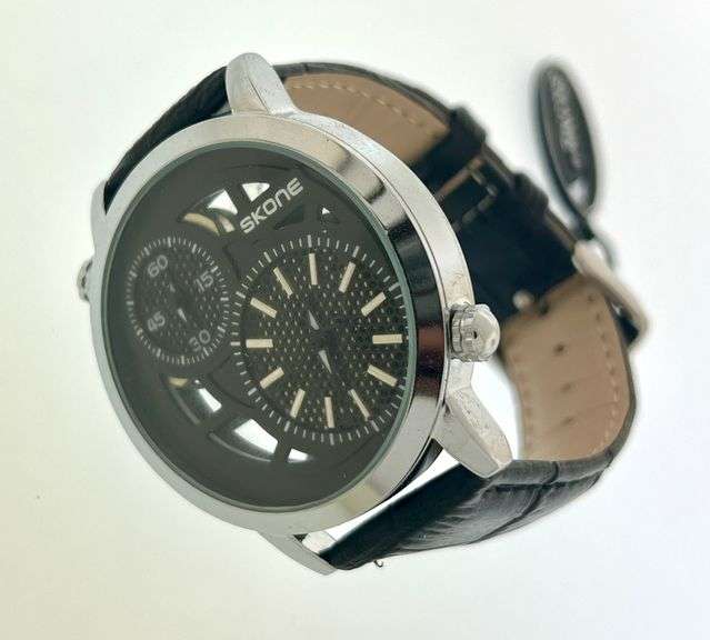 Men's Stainless Steel Skone Watch with 42mm case and black leather strap