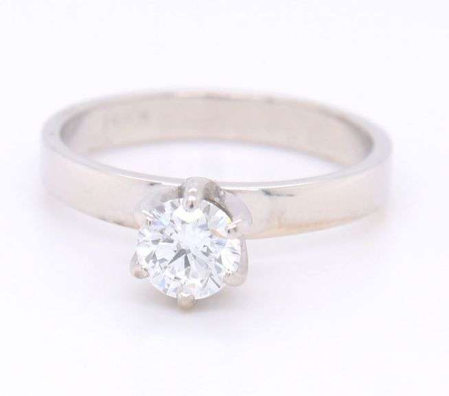 Divine Round Brilliant Cut Diamond Solitare Ring in White Gold