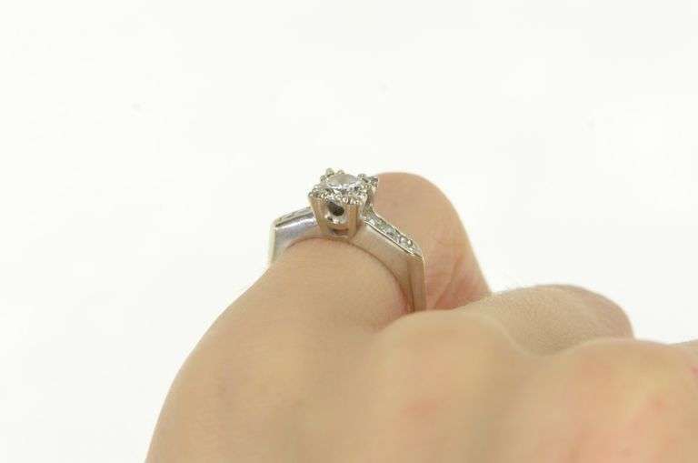 14K White Gold 1950's 0.80 Ctw Diamond Engagement Ring