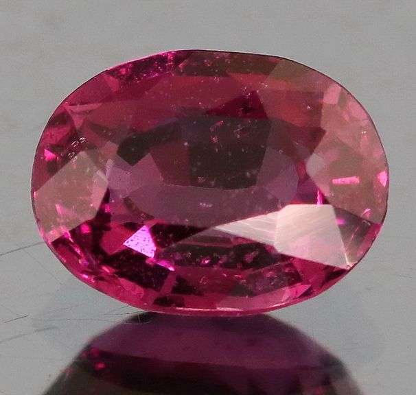 Simply lovely 1.89ct violet pink Rhodolite Garnet