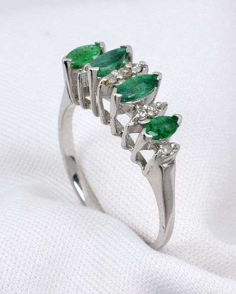 Lovely 14K WG Emerald Pyramid Ring