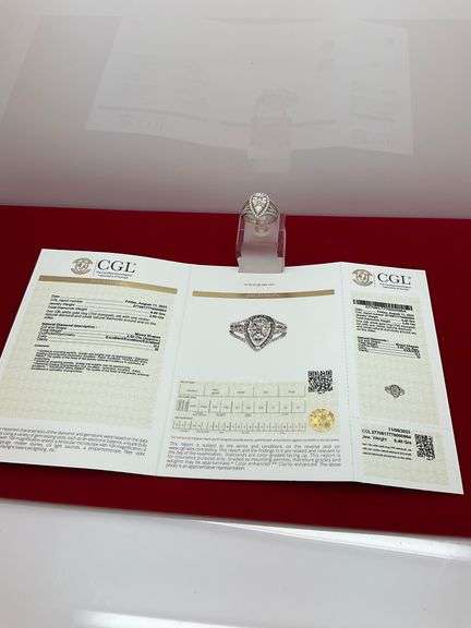 CERTIFIED 18K WHITE GOLD AND DIAMOND RING