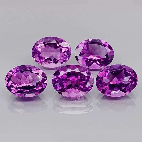 Excellent 8.08ct 5pc. Amethyst set