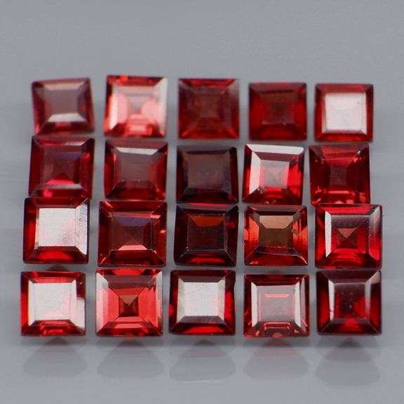 Unforgettable 9.07ct 20pc. Mozambique Garnet set