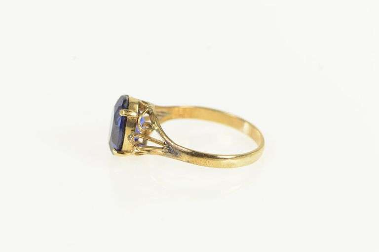 14K Yellow Gold Oval Syn. Sapphire Scroll Filigree Statement Ring