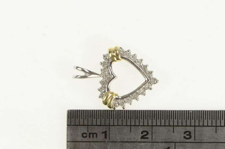 10K Yellow Gold Heart Love Symbol Vintage Romantic Pendant