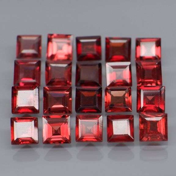 Set of 20 top red VS Garnets weighing 8.46 carats