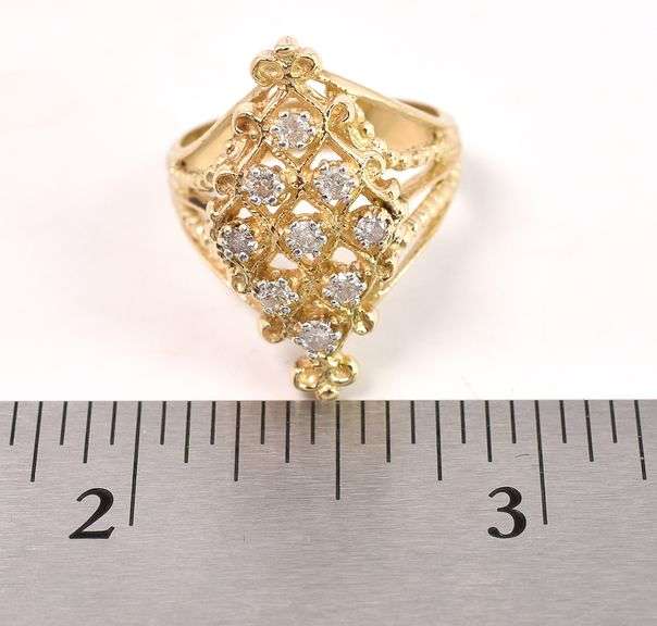 Beautiful Vintage Diamond Ring in 14K Yellow Gold