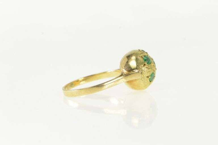 18K Yellow Gold 1960's Domed Emerald Ornate Engraved Ring