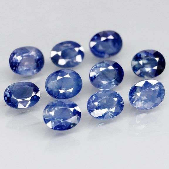 Heated only cornflower blue 3.77ct Sapphire set