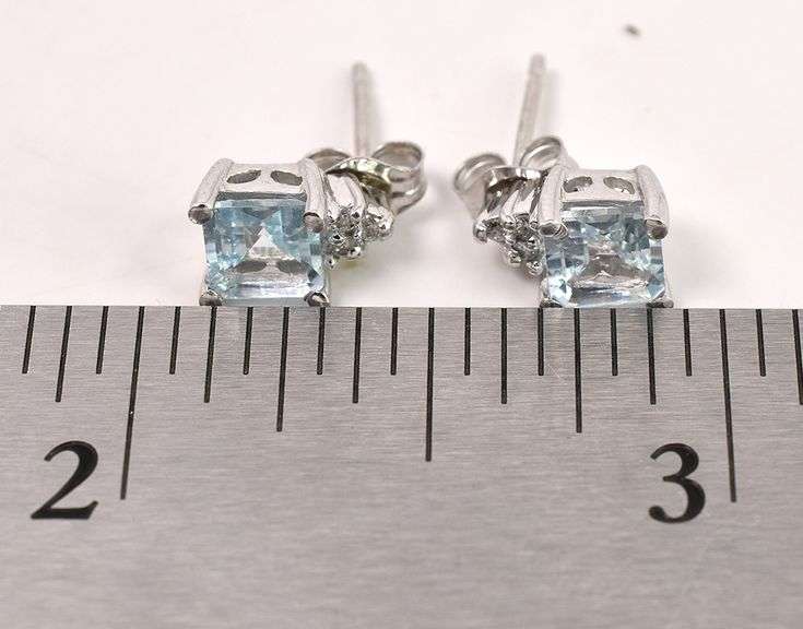 Amazing Aquamarine Stud Earrings In 14K White Gold