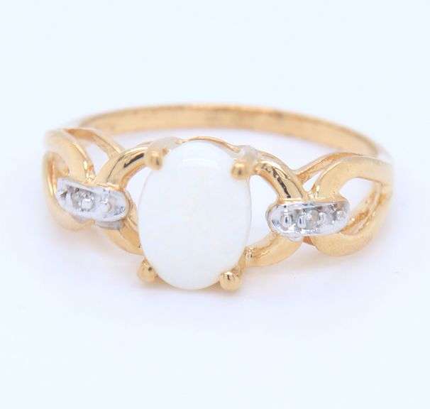 10KT Yellow Gold White Opal Color Ring