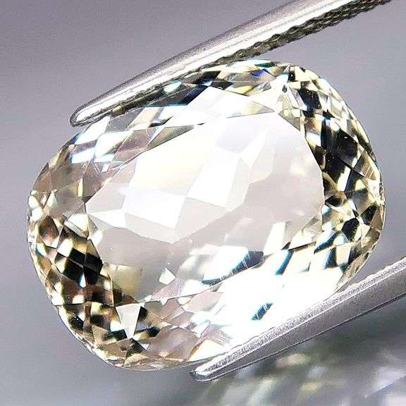 UNTREATED 13.11ct champagne Topaz