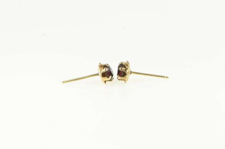 14K Yellow Gold Vintage Sim. Garnet Buttercup Stud Earrings