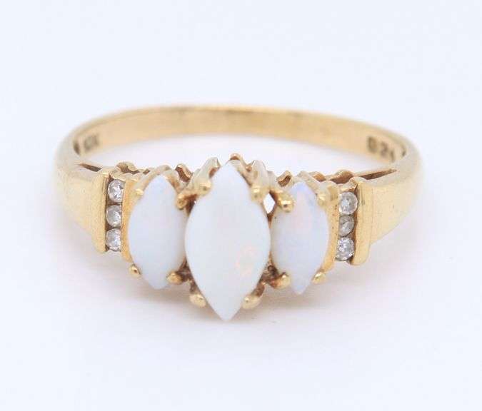 10KT Yellow Gold Opal Color Stones Ring
